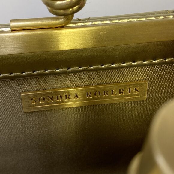 Sondra Roberts Clutch with Removal Chain Kiss Lock Closure Gold Metallic Quilted - Picture 6 of 10